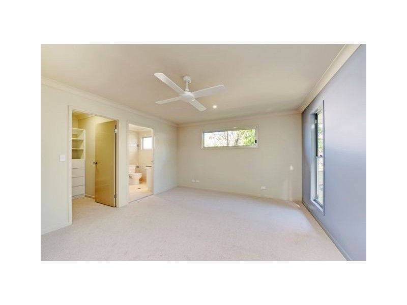 32 Orwell Street, Camp Hill QLD 4152