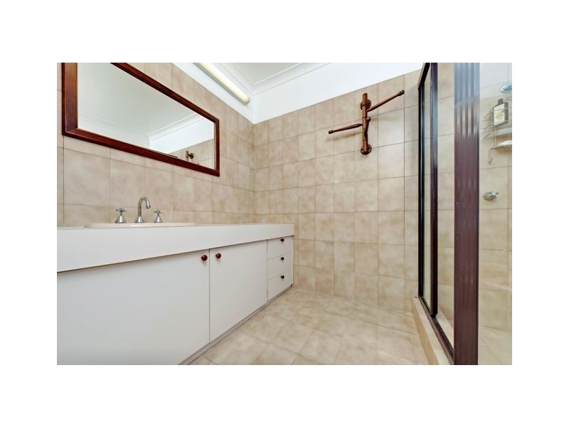 3 Pavo Street, Camp Hill QLD 4152