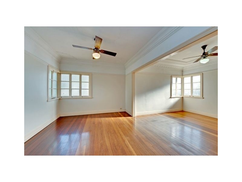 10 Brinawa Street, Camp Hill QLD 4152