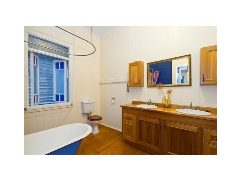 46 Ninth Avenue, Coorparoo QLD 4151