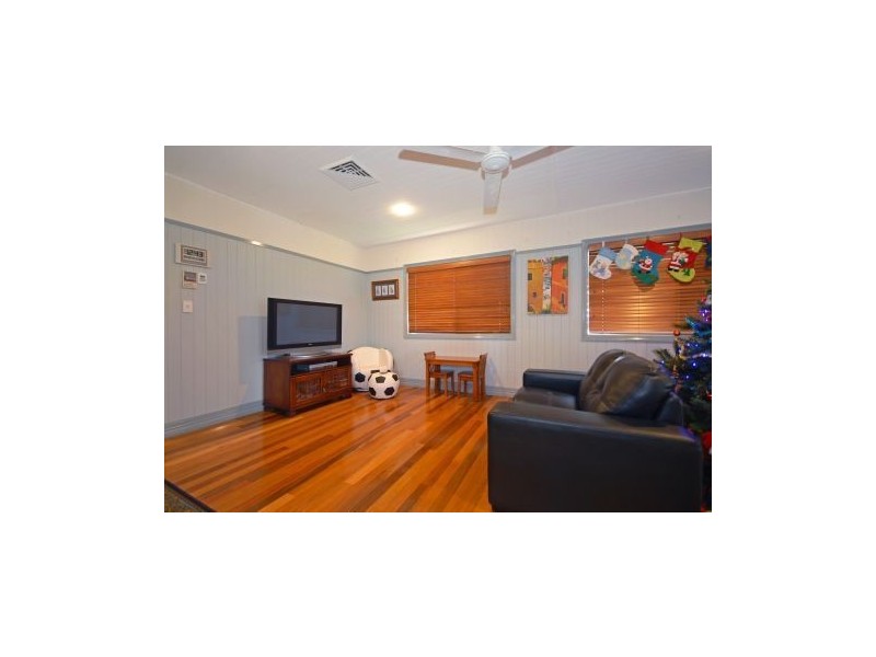 3A Galway Street, Greenslopes QLD 4120