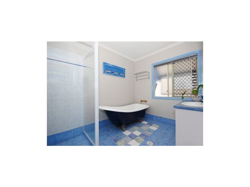 3A Galway Street, Greenslopes QLD 4120