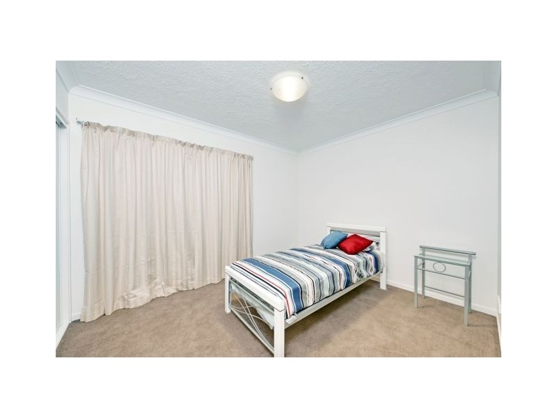 4/135 Cavendish Road, Coorparoo QLD 4151