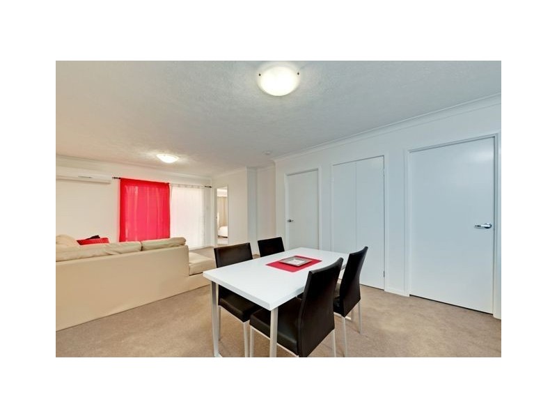 4/135 Cavendish Road, Coorparoo QLD 4151