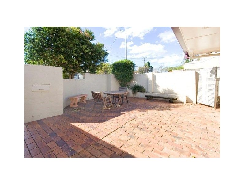29 Kneale Street, Holland Park West QLD 4121