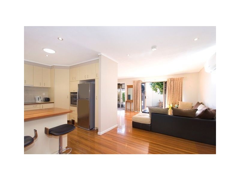 29 Kneale Street, Holland Park West QLD 4121