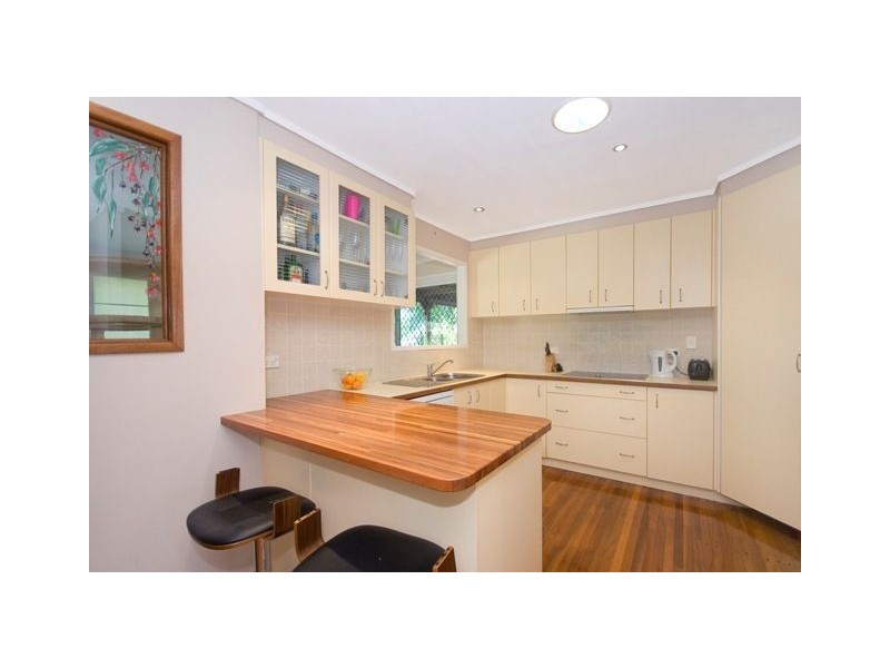 29 Kneale Street, Holland Park West QLD 4121