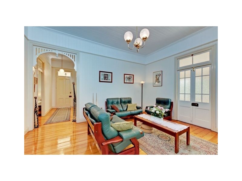 35 Central Avenue, Indooroopilly QLD 4068