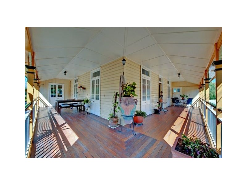 35 Central Avenue, Indooroopilly QLD 4068