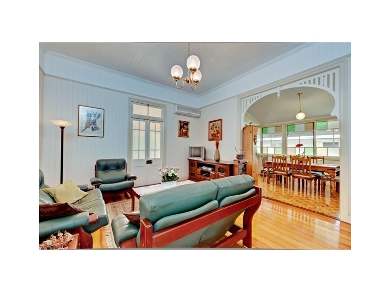 35 Central Avenue, Indooroopilly QLD 4068