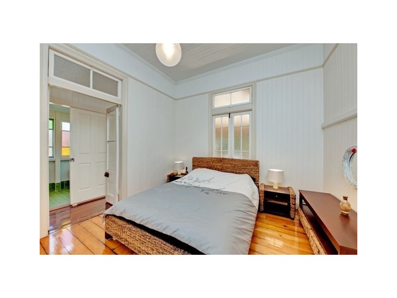 35 Central Avenue, Indooroopilly QLD 4068