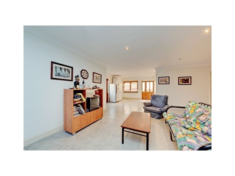 35 Central Avenue, Indooroopilly QLD 4068