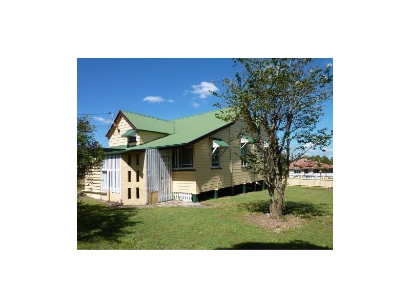 38 Ashton Street, Camp Hill QLD 4152