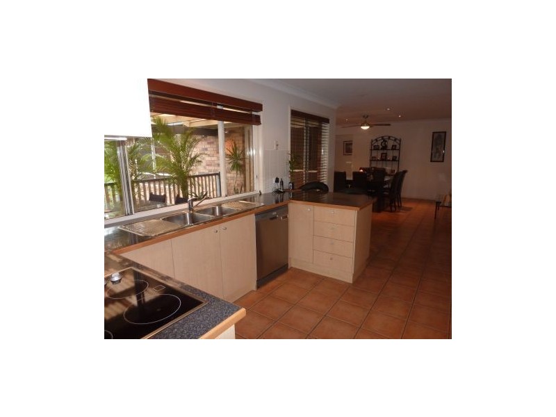 33 Kirra Place, Carindale QLD 4152