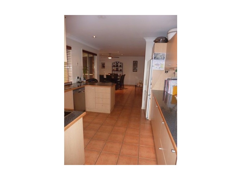 33 Kirra Place, Carindale QLD 4152