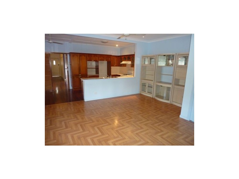 24 Kanumbra Street, Coorparoo QLD 4151