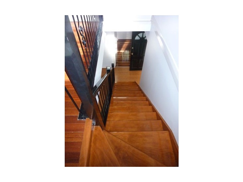 24 Kanumbra Street, Coorparoo QLD 4151