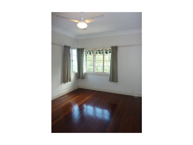 24 Kanumbra Street, Coorparoo QLD 4151