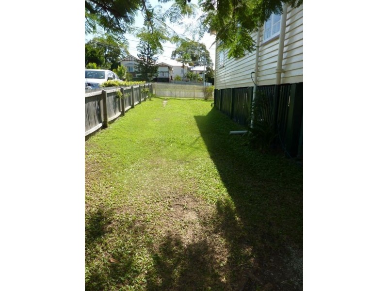 1/27 Lackey Avenue, Coorparoo QLD 4151