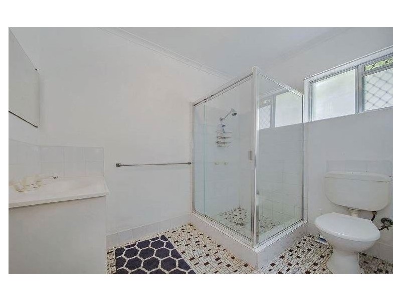 2/21 Wellington Street, Coorparoo QLD 4151