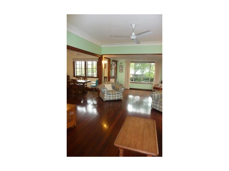 25 Oateson Skyline Drive, Seven Hills QLD 4170
