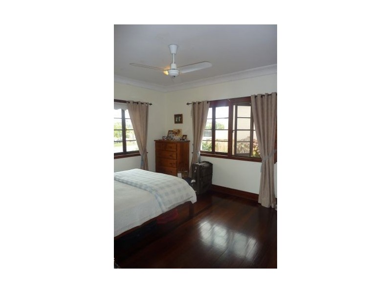 25 Oateson Skyline Drive, Seven Hills QLD 4170