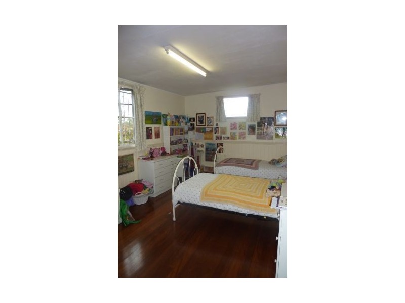 25 Oateson Skyline Drive, Seven Hills QLD 4170