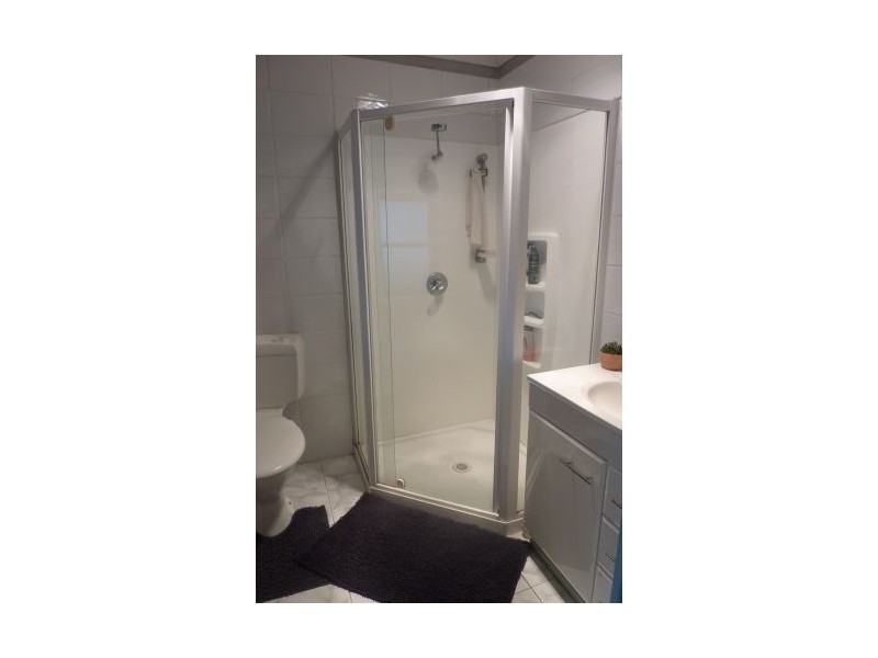 24 Bennetts Road, Camp Hill QLD 4152