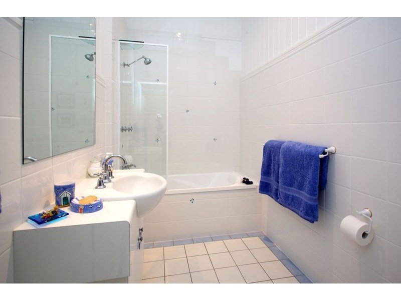 48 Rees Avenue, Coorparoo QLD 4151