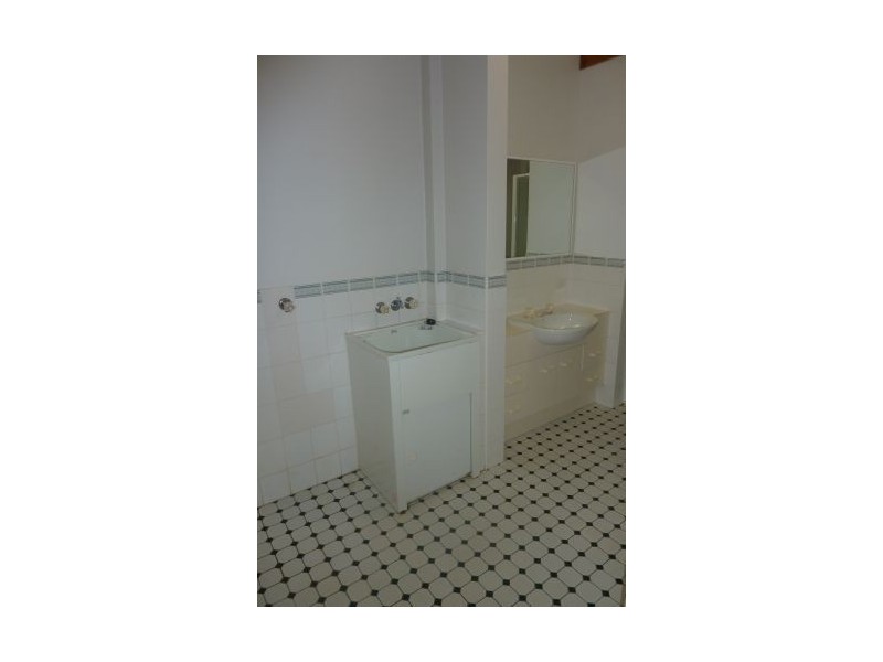 6/282 Cavendish Road, Coorparoo QLD 4151