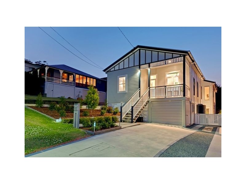 89 Pear Street, Greenslopes QLD 4120