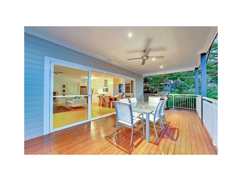 89 Pear Street, Greenslopes QLD 4120