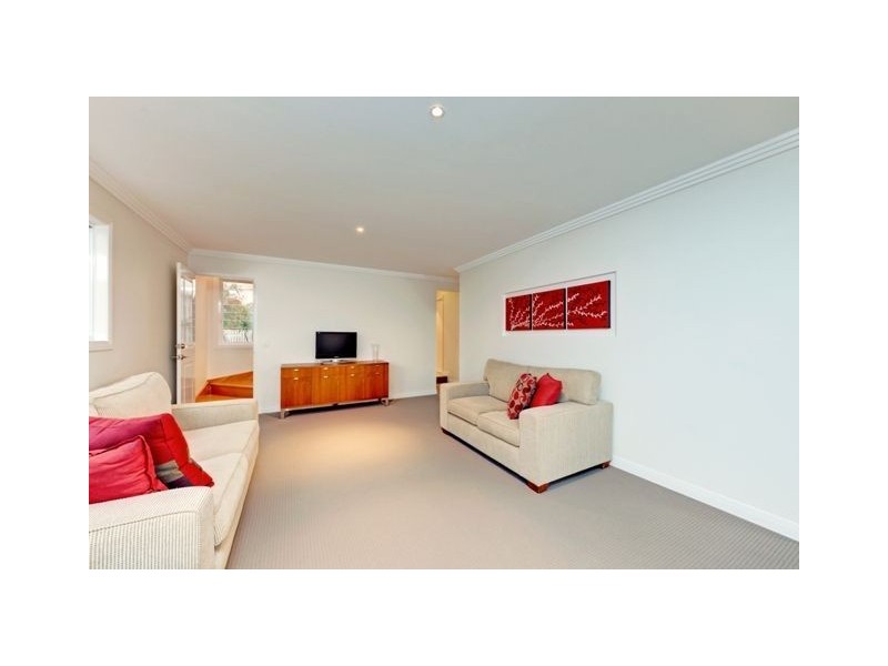 89 Pear Street, Greenslopes QLD 4120