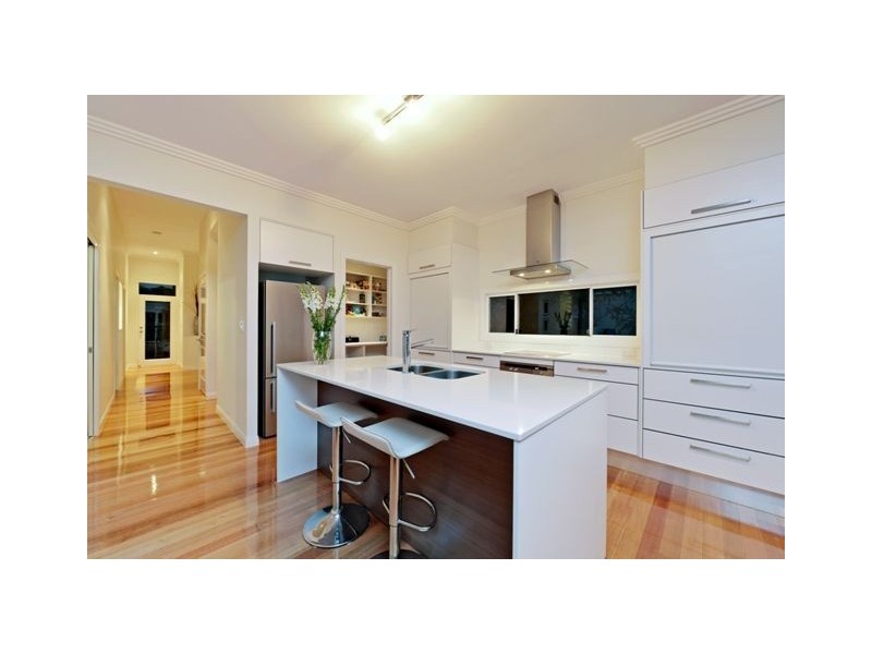 89 Pear Street, Greenslopes QLD 4120