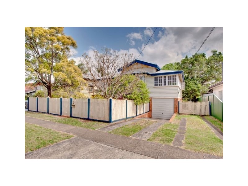 29 Yuletide Street, Holland Park West QLD 4121