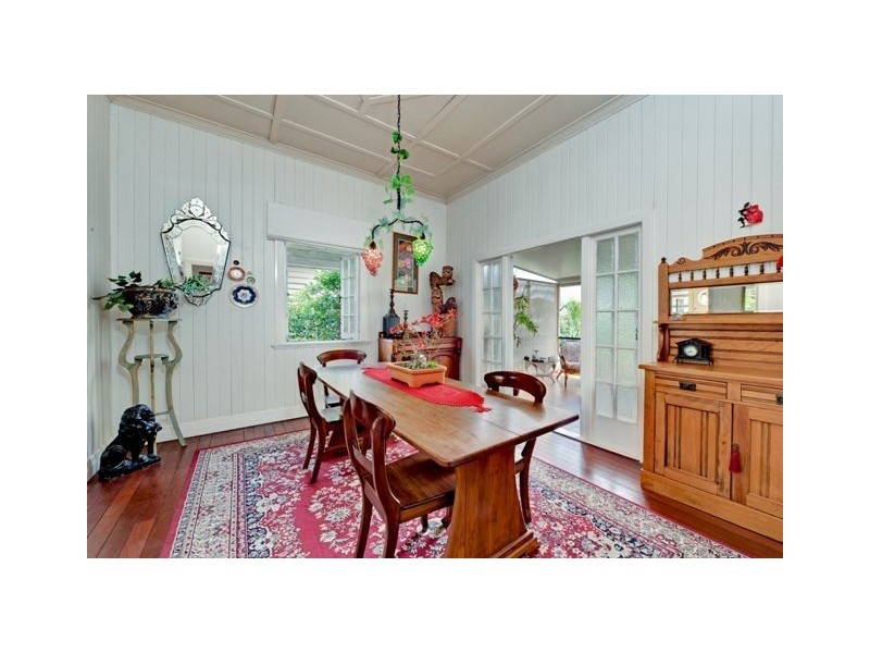 29 Yuletide Street, Holland Park West QLD 4121