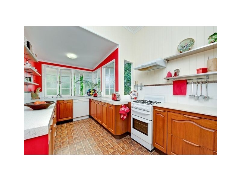 29 Yuletide Street, Holland Park West QLD 4121