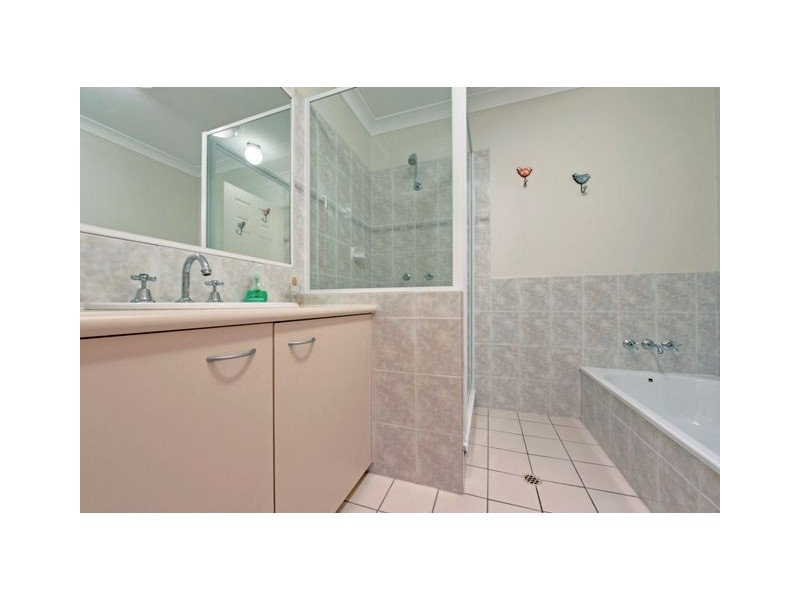 2/344 Pine Mountain Road, Carina Heights QLD 4152