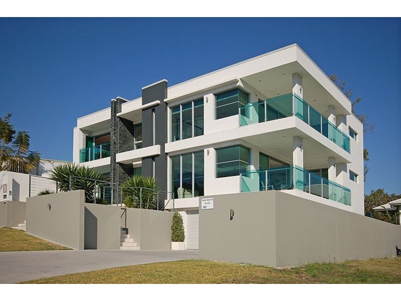 11 Crucis Street, Coorparoo QLD 4151