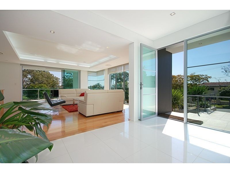 11 Crucis Street, Coorparoo QLD 4151
