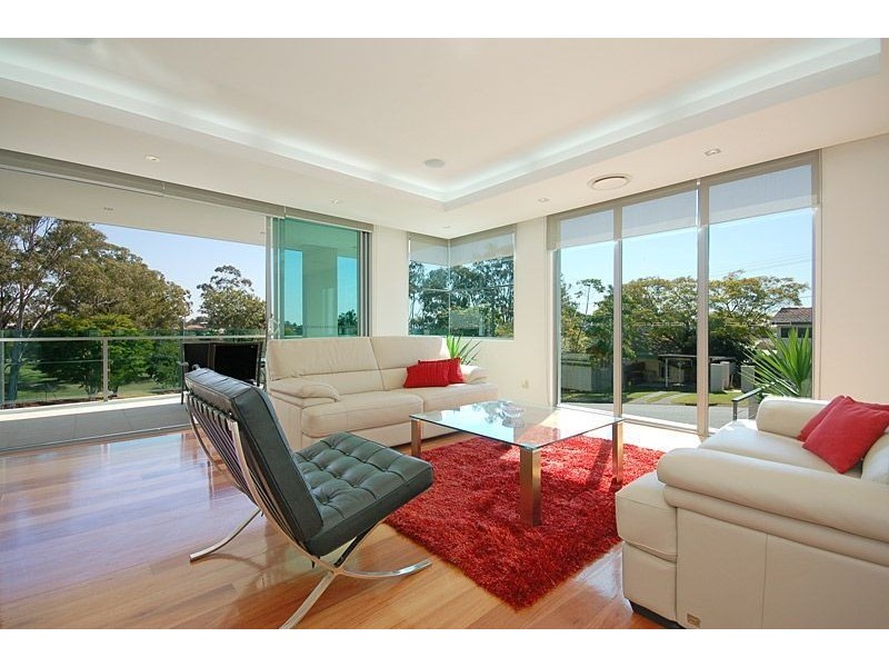 11 Crucis Street, Coorparoo QLD 4151
