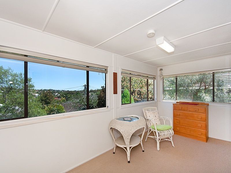 8 Stella Street, Holland Park QLD 4121