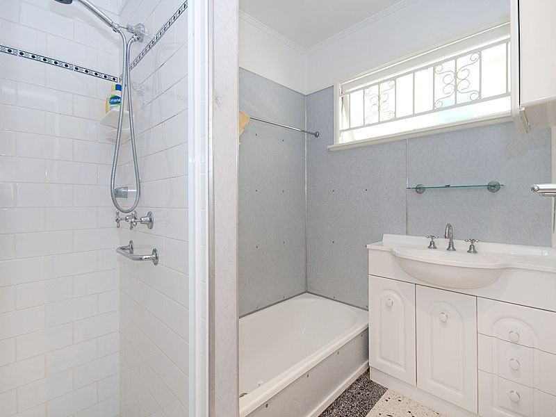 8 Stella Street, Holland Park QLD 4121