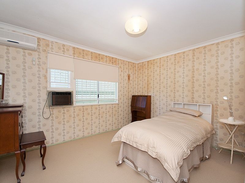 8 Stella Street, Holland Park QLD 4121