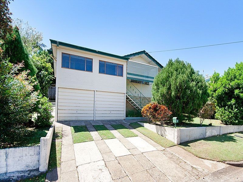 8 Stella Street, Holland Park QLD 4121