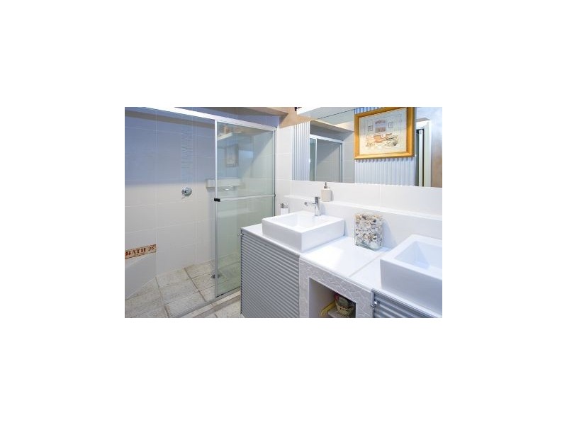 23 Ernest Street, Camp Hill QLD 4152