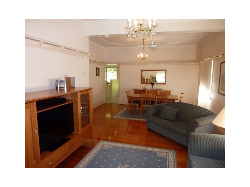 63 Donald Street, Camp Hill QLD 4152