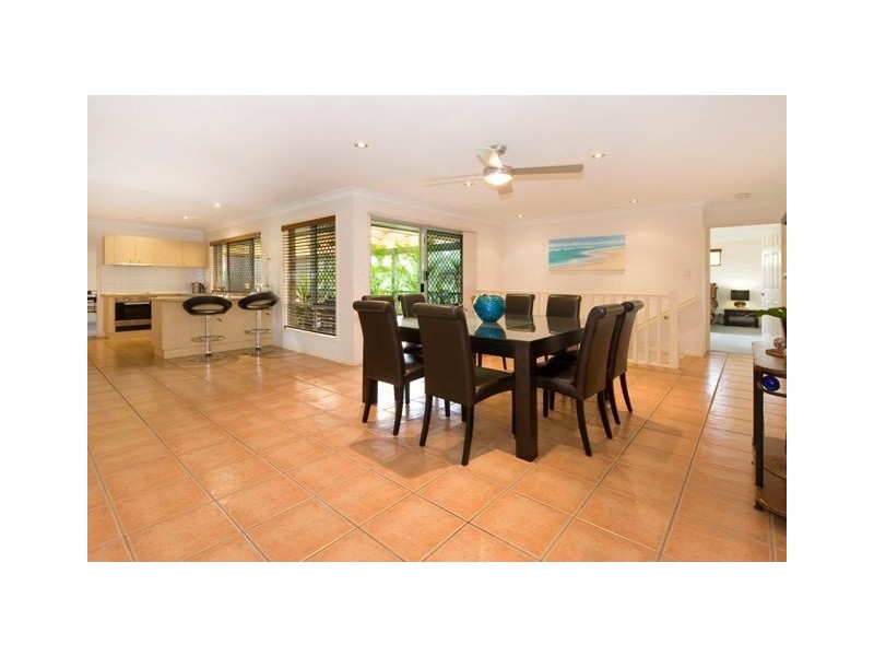 33 Kirra Place, Carindale QLD 4152