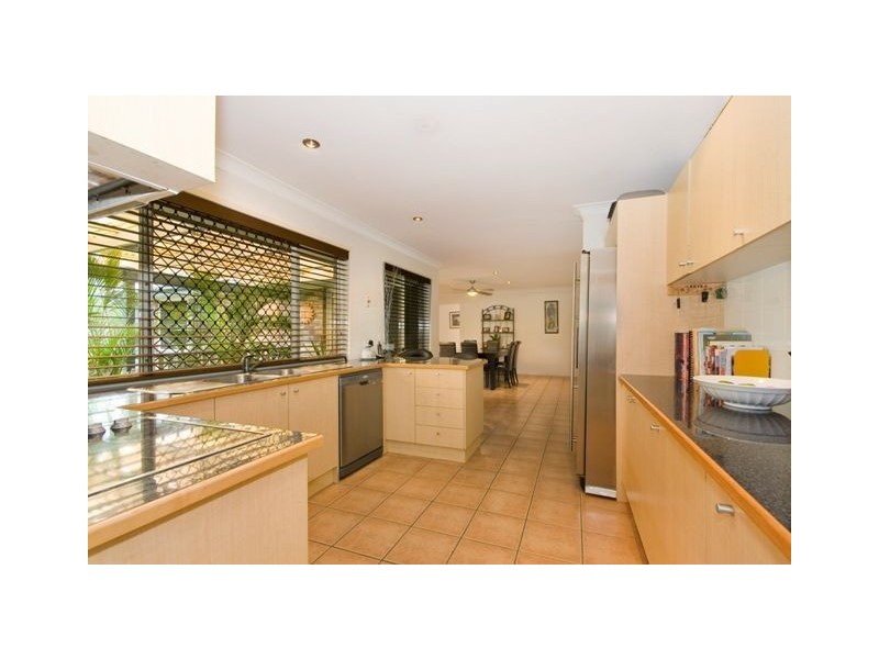 33 Kirra Place, Carindale QLD 4152