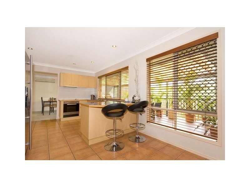 33 Kirra Place, Carindale QLD 4152